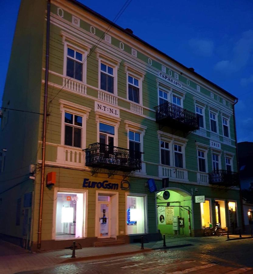 Sissy Vendeghaz Hotel Tirgu Secuiesc Luaran gambar