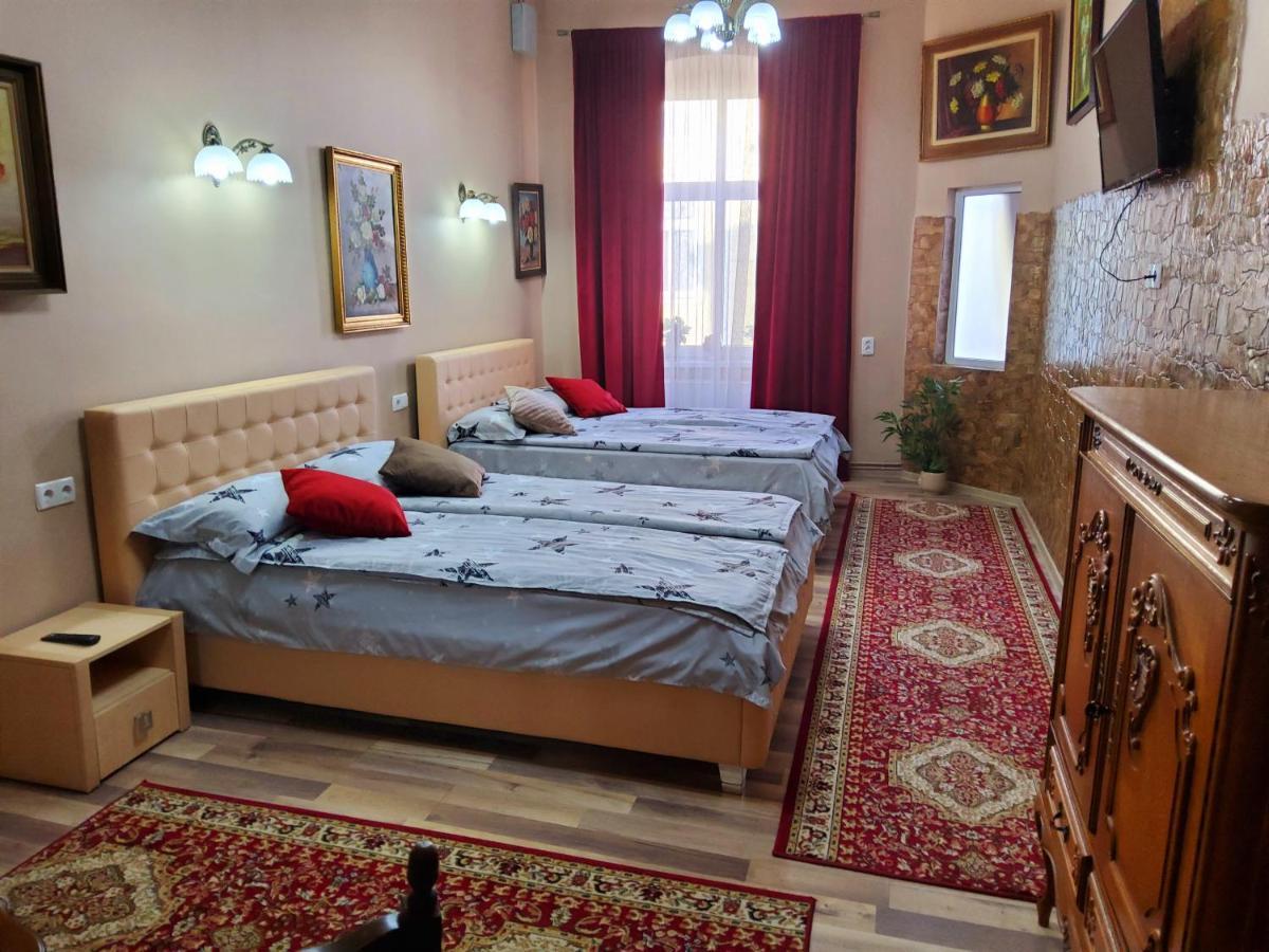 Sissy Vendeghaz Hotel Tirgu Secuiesc Luaran gambar