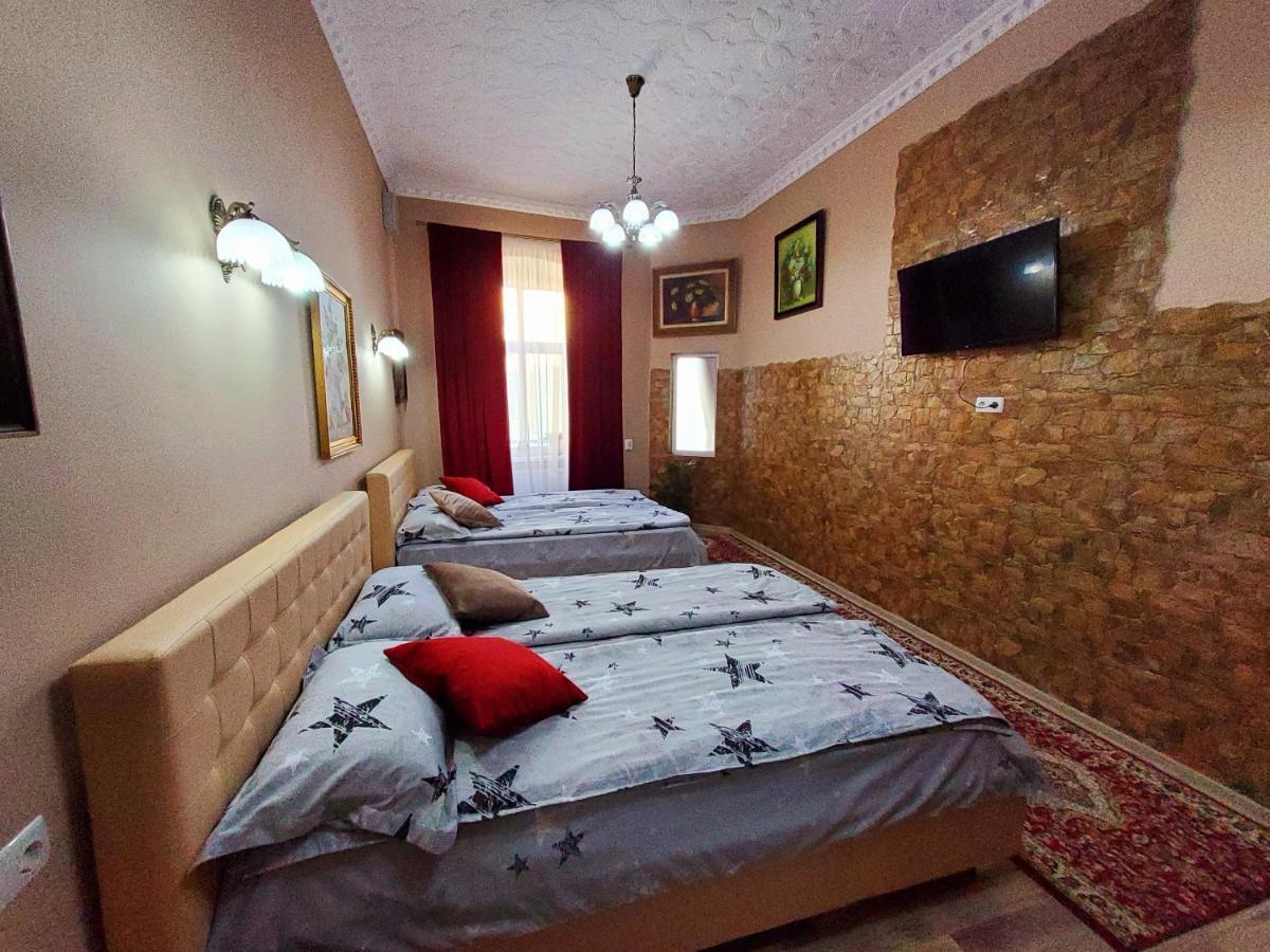 Sissy Vendeghaz Hotel Tirgu Secuiesc Luaran gambar